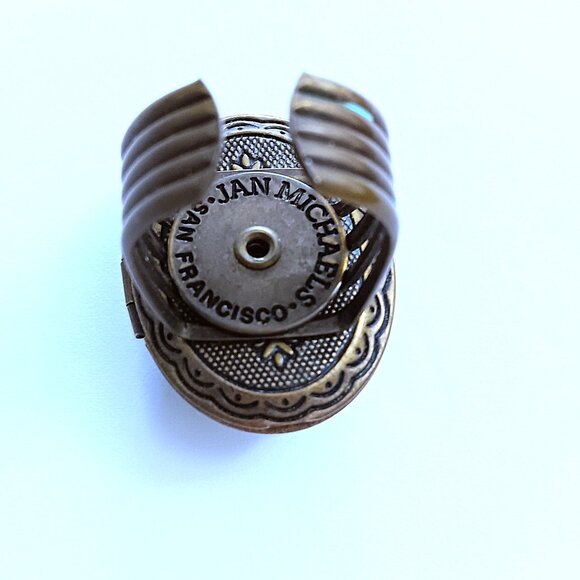 Vintage Jan Michaels Cameo Adjustable Locket Ring - Picture 6 of 6